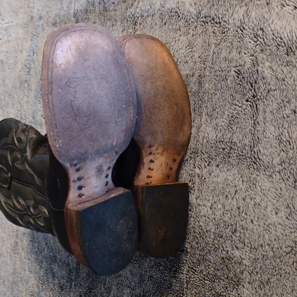 TANNER MARK BOOTS, SIZE 4 GIRLS, BLACK, AND GRAY. YOUTH SIZE 4. - Picture 5 of 8